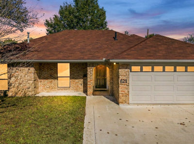 621 Main St Roanoke, TX 76262