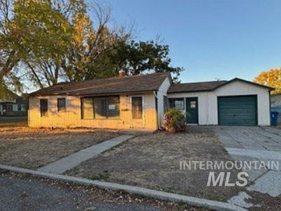 810 E 9 N Mountain Home, ID 83647