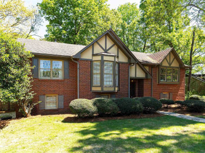 1420 E Whirlaway Cir Helena, AL 35080