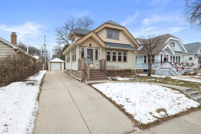 2507 N 70th St Wauwatosa, WI 53213