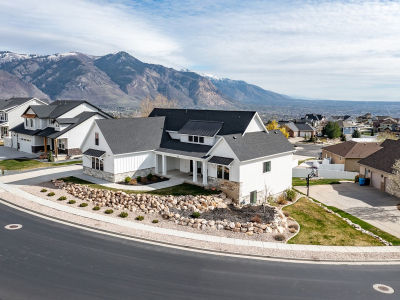 159 E 3900 N North Ogden, UT 84414