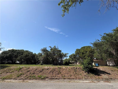 3106 Traylor Blvd Rockport, TX 78382