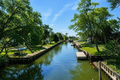 3 Hyler Dr Hampton Bays, NY 11946