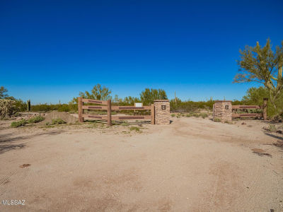 40679 S Staghorn Ln #F Marana, AZ 85658