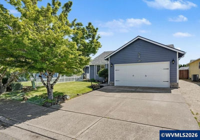 4226 Great Plains Dr NE Salem, OR 97305