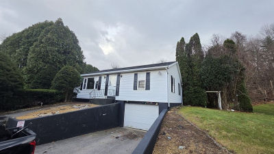 13 E Brookfield Rd North Brookfield, MA 01535