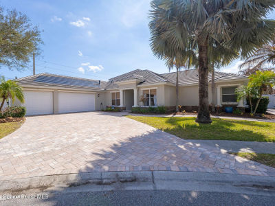 165 Island View Dr Indian Harbour Beach, FL 32937