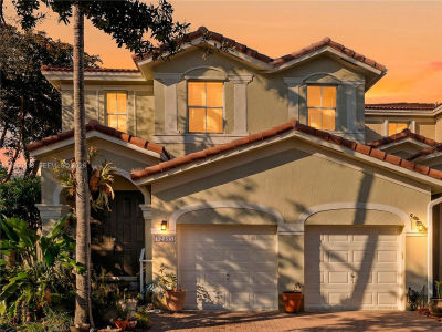12385 SW 124th Ter Miami, FL 33186
