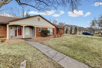 10 Ginger Lake Dr W Glen Carbon, IL 62034