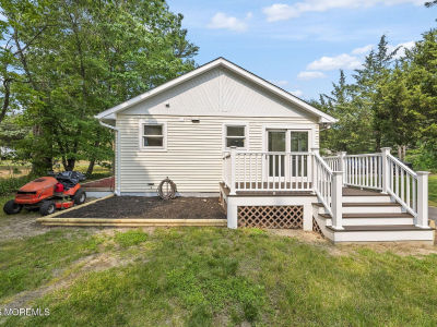 25 Cassville Rd Jackson, NJ 08527
