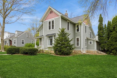 313 5th Ave NW Mount Vernon, IA 52314