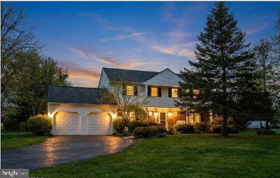 2 Wickham Ln East Windsor, NJ 08520