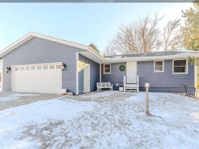 25913 162nd St Spirit Lake, IA 51360