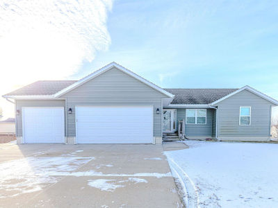 1205 32nd St Spirit Lake, IA 51360