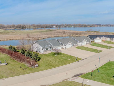 416 Beachcomber Dr #3 Lake Park, IA 51347