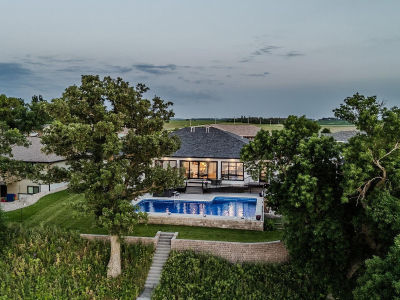 112 W Bay Rd Lake Park, IA 51347