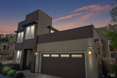 589 Sapphire St Petaluma, CA 94952