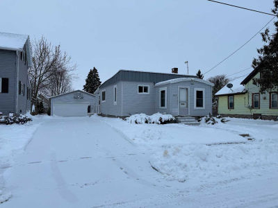 843 Bismarck Avenue, Oshkosh, WI, USA
