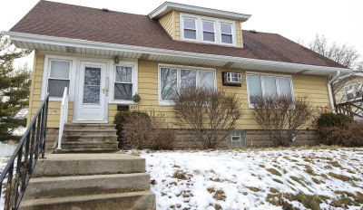 2053 S 91st St Milwaukee, WI 53227