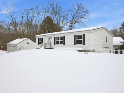 35 N River Rd Epping, NH 03042