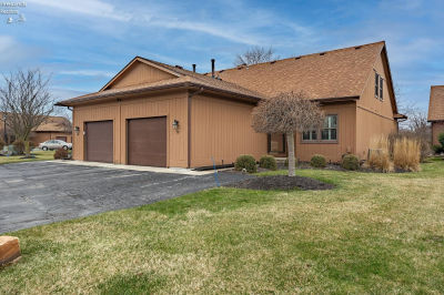 70 N Harbors End Dr Port Clinton, OH 43452