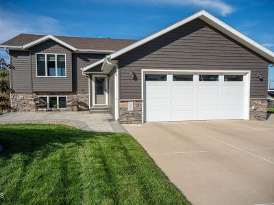 1605 9th Ave SE Mandan, ND 58554