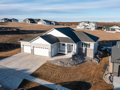 2006 Monarch Ave Bismarck, ND 58503