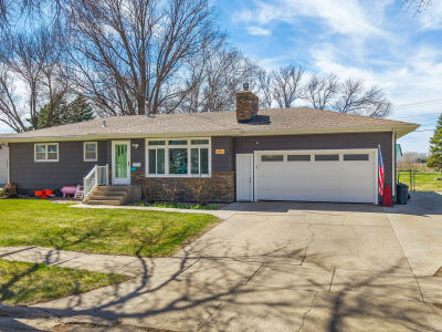 1869 Eisenhower Cir Aberdeen, SD 57401