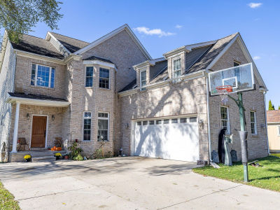 404 Stryker St South Lyon, MI 48178