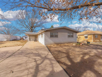 1912 Walnut St Harper, KS 67058