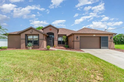 2725 SW 28th Pl Cape Coral, FL 33914