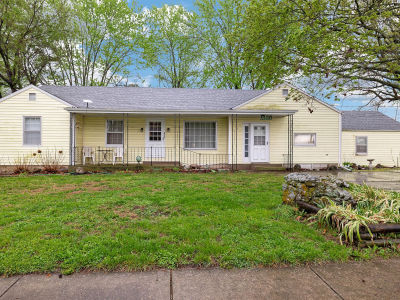 1330 E Division St Bolivar, MO 65613