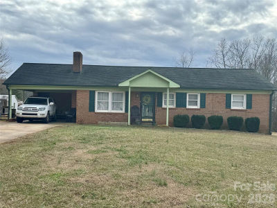 1406 Meandering Ln Lincolnton, NC 28092