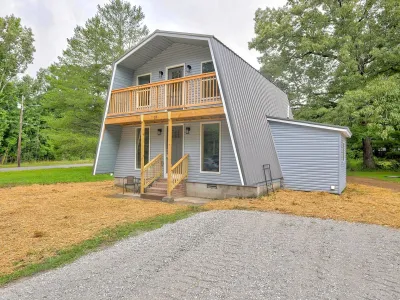 13 Chalet Dr Manchester, TN 37355