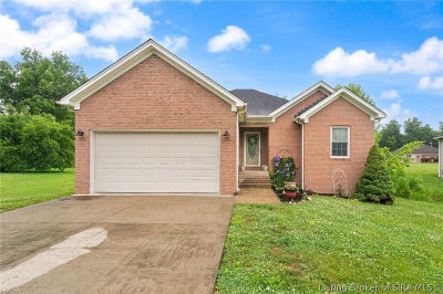 118 W Pigeon Ridge Ct Scottsburg, IN 47170