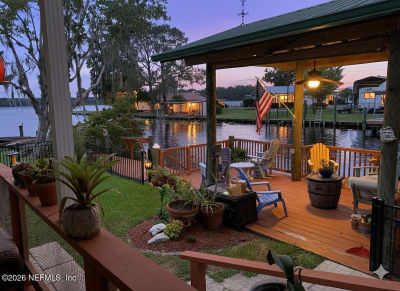 100 Happiness Dr Welaka, FL 32193