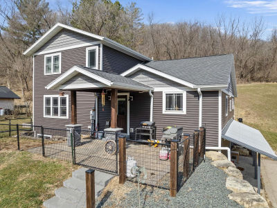 W4824 Puent Rd La Crosse, WI 54601