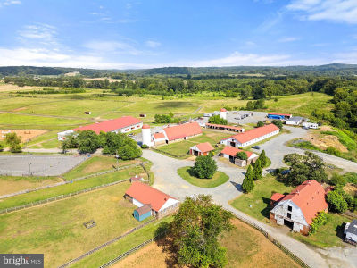 40332 Courtland Farm Ln Aldie, VA 20105