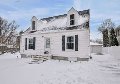 118 Stiles St Genoa, IL 60135