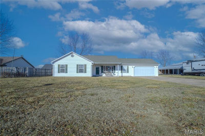 1131 Howard Dr Lebanon, MO 65536