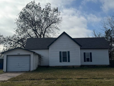 724 E Delaware Ave McAlester, OK 74501