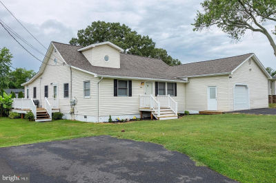 7806 Appletree Rd Pasadena, MD 21122