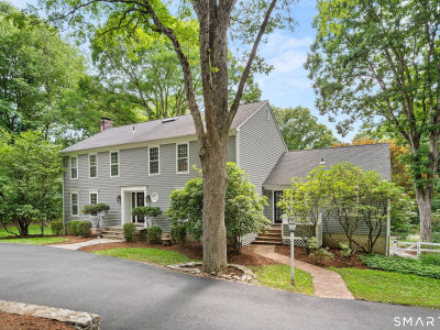 32 Silver Ridge Cmn Weston, CT 06883