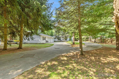 6830 E Carrigan Dr Newaygo, MI 49337