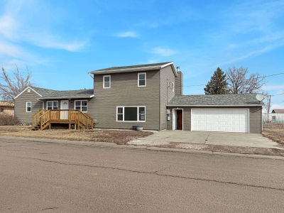 204 3rd St NE Sidney, MT 59270