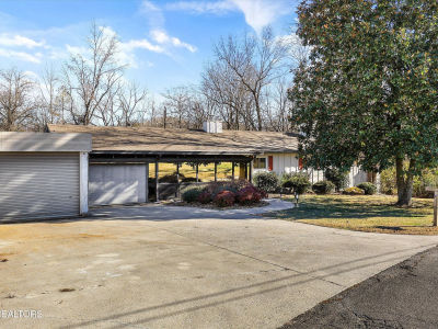 565 Hillcrest Cir Etowah, TN 37331