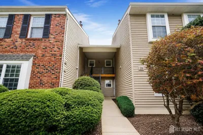 29 Lindsey Cir Old Bridge, NJ 08857