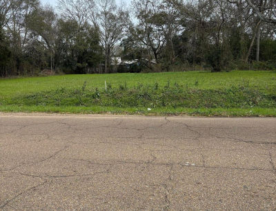 823 Edgar St McComb, MS 39648