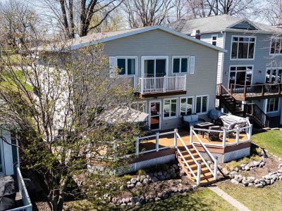 2818 Breezy Heights Dr Milford, IA 51351