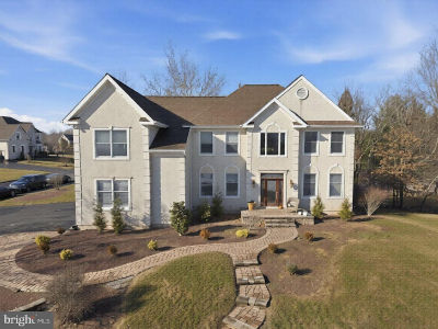 57 Cropwell Ln Holland, PA 18966